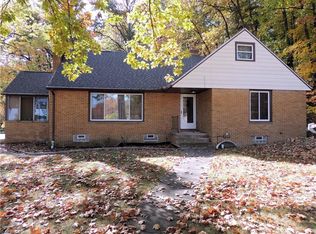 5551 W Ridgewood Dr, Parma, OH 44129