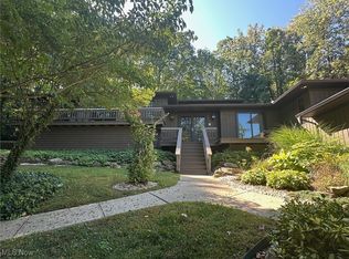 1367 Mockingbird Dr, Kent, OH 44240