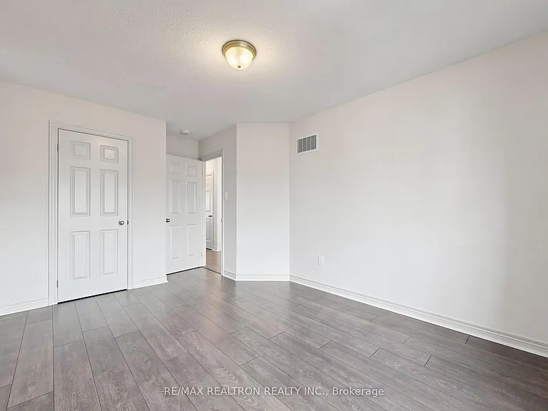 59 Jevons Dr — Photo 31