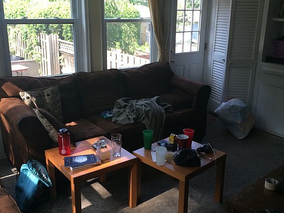 Living room area (during move-out)