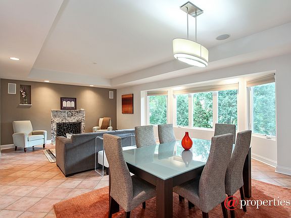 Living Room / Dining Room