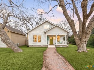 218 S Rio Grande St, Lockhart, TX 78644