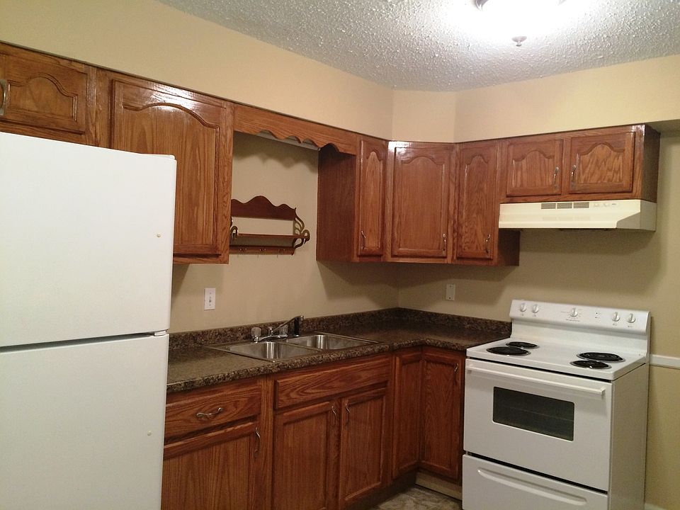 1st image of 1214 Essex Ln