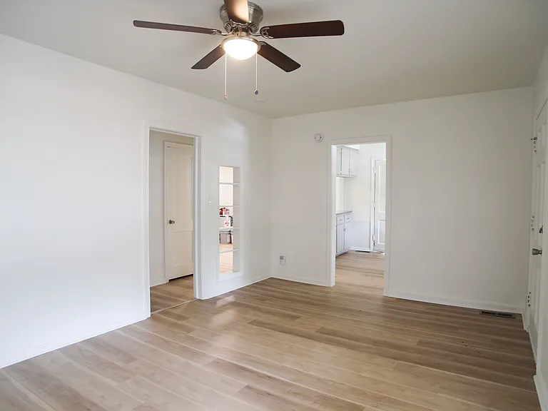 3922 Evergreen St #MAIN — Photo 21