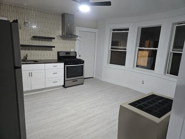 23 Howland Rd #3 — Photo 2