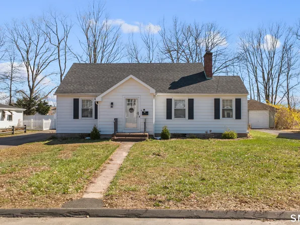 6 Eastwood Road, Cromwell, CT 06416