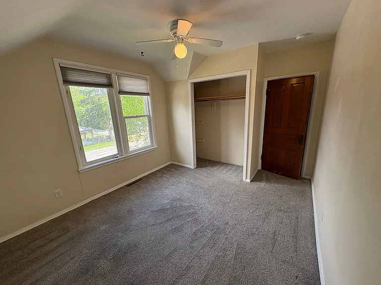 1804 S 6th St W — Photo 16