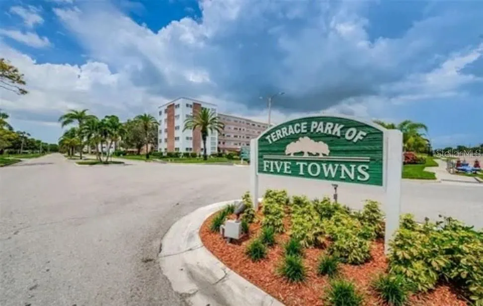 2 bed, 2.0 bath, 1245 sqft, $1,790 — Photo 2
