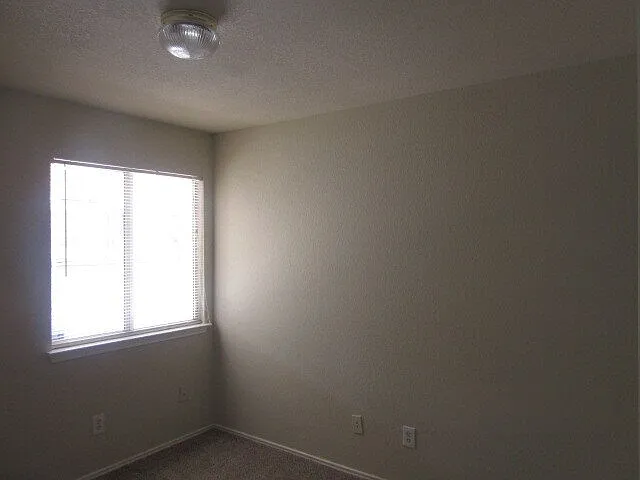 1213 Fox Creek Dr — Photo 8