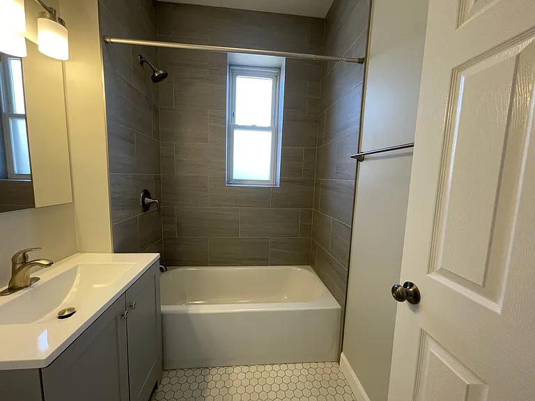2990 N Milwaukee Ave #2R — Photo 7