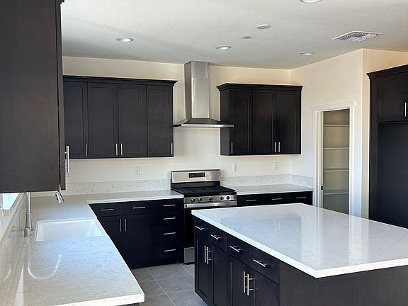 Kitchen close