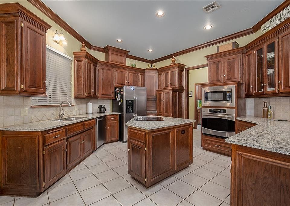 1st image of 2624 Ashebriar Ln