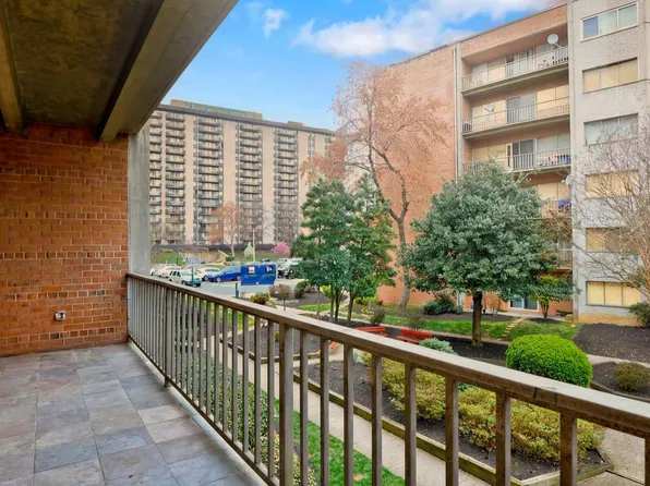 5851 Quantrell Ave APT 109, Alexandria, VA 22312