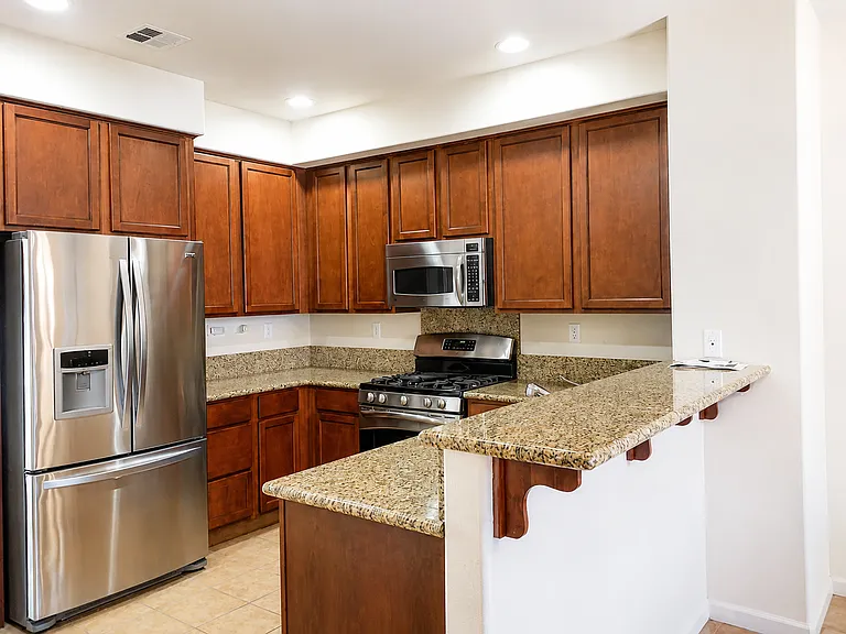 2502 Autumnvale Dr — Photo 7