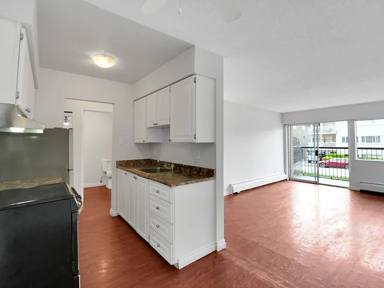 435 Ash St — Photo 3