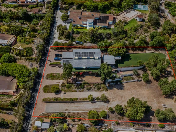 2212 Via Loma St, Camarillo, CA 93012