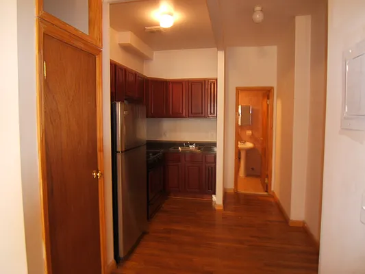 Rented by Joel Weisz, LREB | media 14