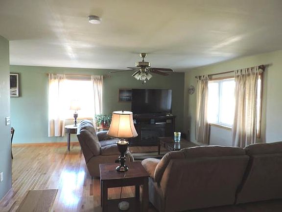 3rd image of W1918 Summer Hill Dr