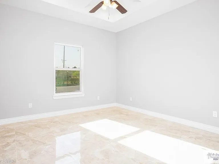 1434 W White Oak Dr — Photo 10