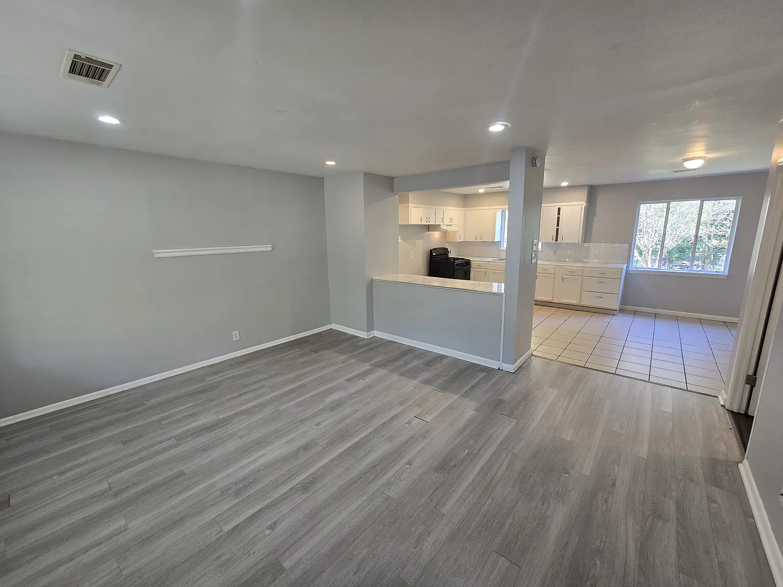 Lovely 3 bedroom, 1 bathroom home! — Photo 2