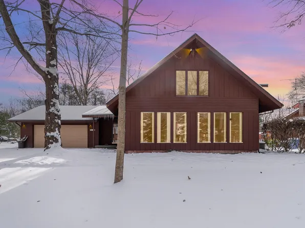 1420 Whitehall St, Midland, MI 48642