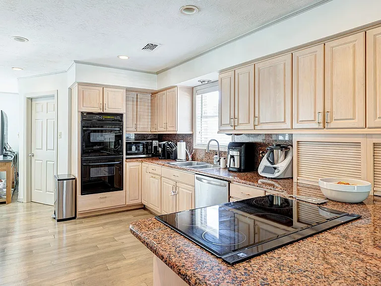 12511 Boheme Dr — Photo 8