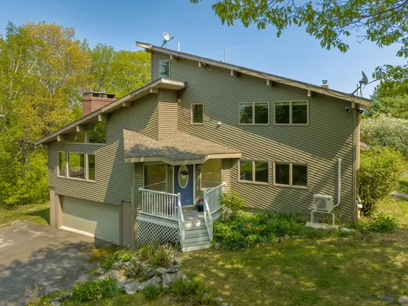 170 Mountain Road, Falmouth, ME 04105