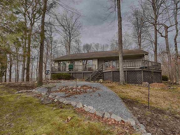 4th image of 64 Woodlane Cir
