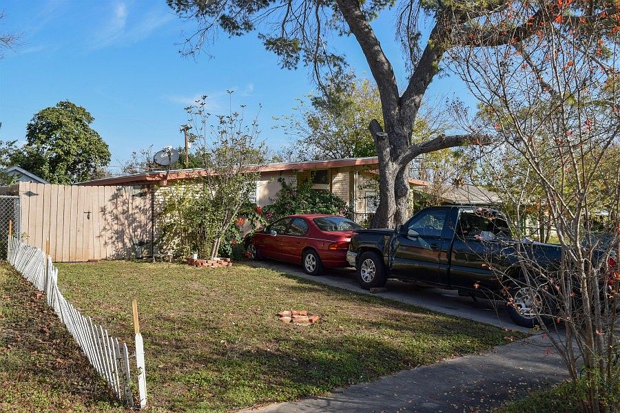 1st image of 423 Lively Dr