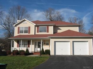 112 Autumn Dr, Poughkeepsie, NY 12603