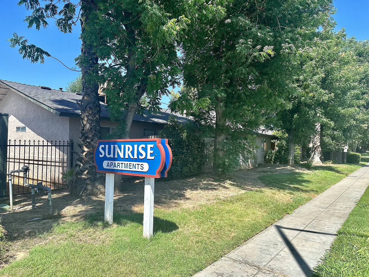 2 bed, 850 sqft, $1,250 — Photo 1