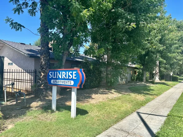 5291 E Kings Canyon Rd APT 111, Fresno, CA 93727