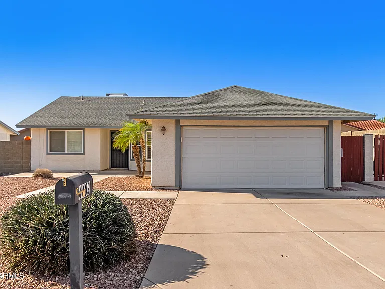 4109 E Ahwatukee Dr — Photo 2