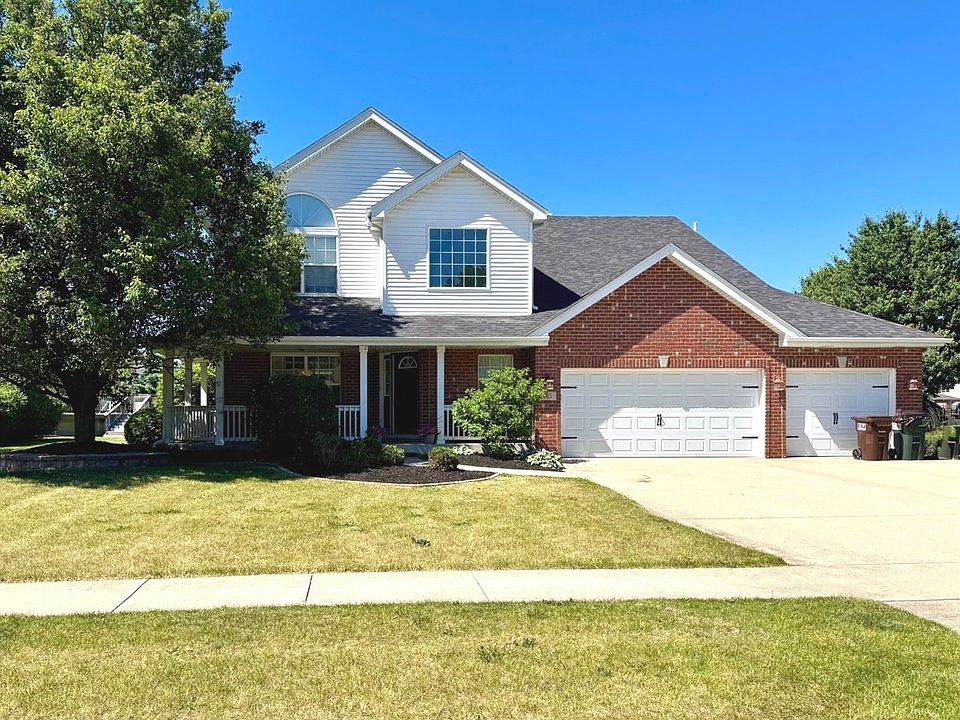 1st image of 815 Stirrup Ln