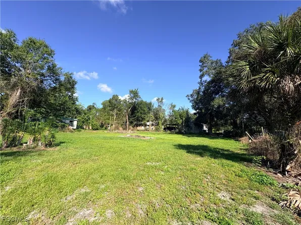 1468 Navaho Ave, Labelle, FL 33935