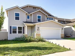 3907 E Holly Ridge Dr, Nampa, ID 83686