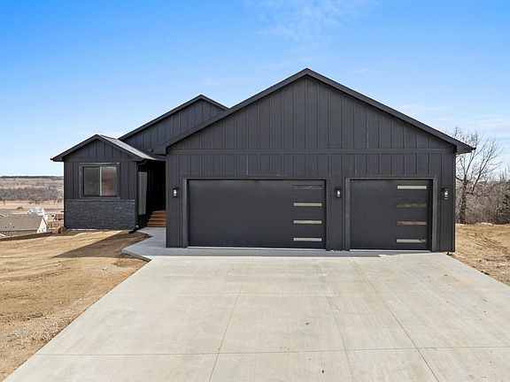 2nd image of 16 Ridgeview Ct
