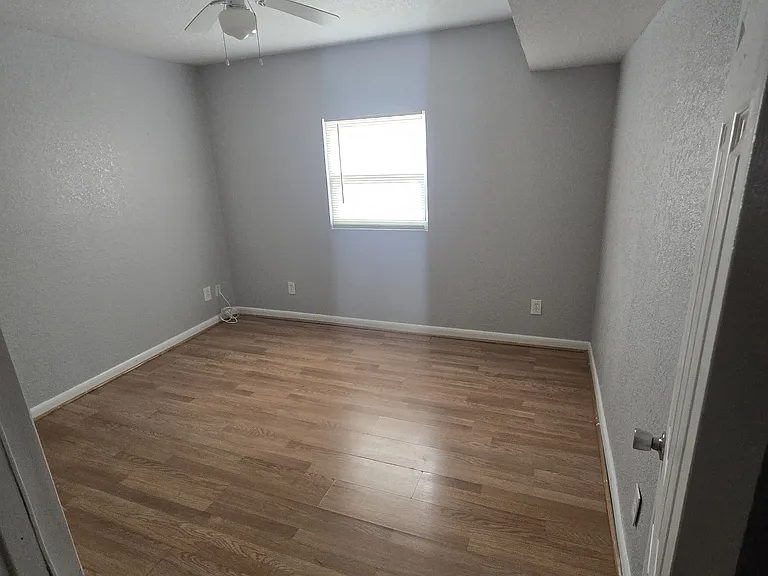 1230 Kent St — Photo 5