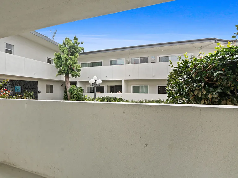 343 Palos Verdes — Photo 19