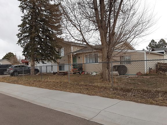 3rd image of 732 E Chestnut St