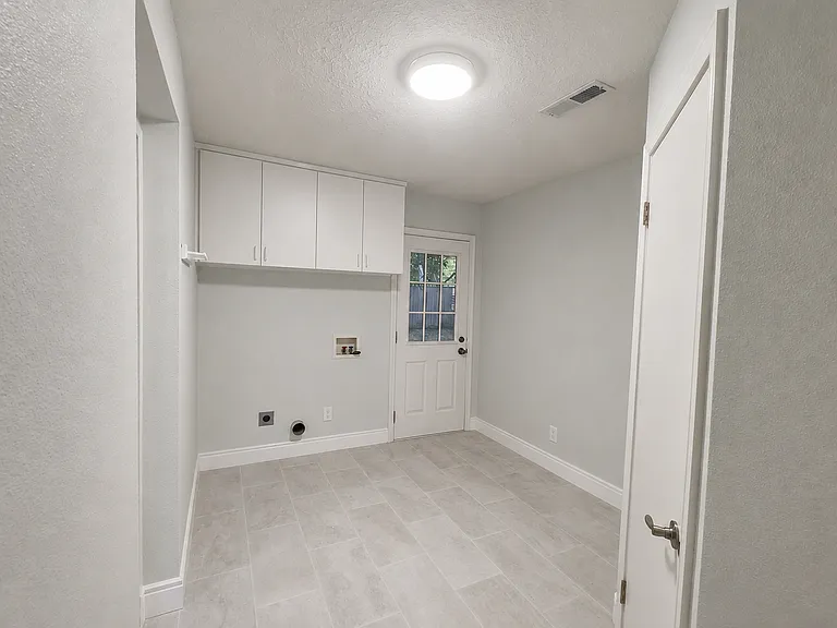 4601 Hazel St #B — Photo 11