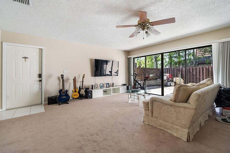 140 Weybridge Cir West Palm Beach FL | Zillow