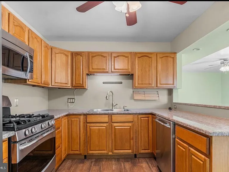 64 Hampton Gate Dr — Photo 7