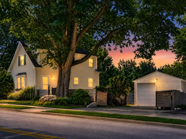 1212 Dean St, St Charles, IL 60174
