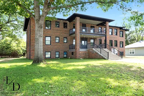 512 Spruce Photo 1