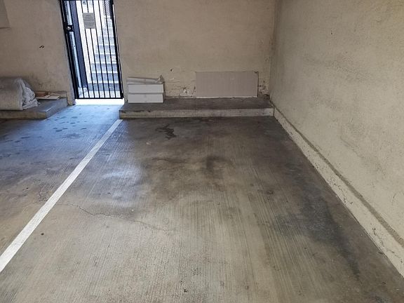 5th image of 1247 S Bundy Dr #209