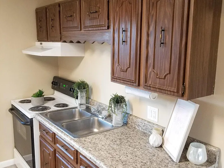 4555 N Woodbridge Rd — Photo 16