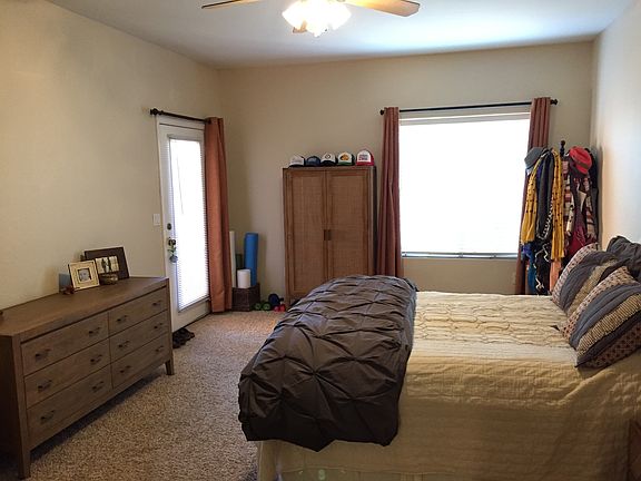 Master bedroom2