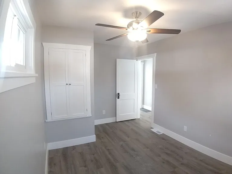 427 E Center St — Photo 10