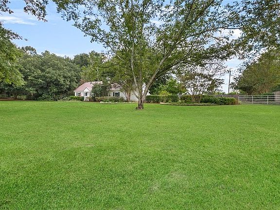 3rd image of 14416 Fisher Rd